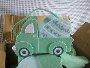 lot 90 image: (D-2T) Case of 12 Foam Truck Easter...