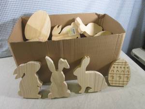 lot 93 image: (EW6) Box Full of Assorted Wood Eas...