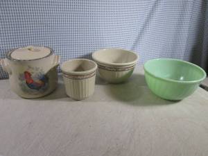 lot 122 image: (RM5) Vintage Stoneware Etc - Red W...