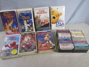 lot 127 image: (F-0) Assorted Cassette Tapes and K...