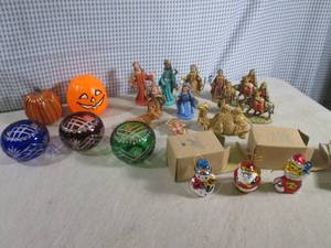 lot 128 image: (EW6) Assorted Decor...