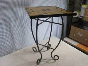 lot 131 image: (BS) Table Stand - 14 x 14 x 23...
