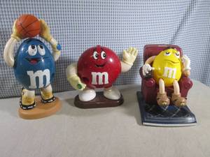 lot 143 image: (EC1) 3 M&M Candy Dispensers...