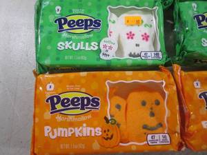 lot 196 image: (B-3) 24 Peeps Skulls and Pumpkins ...