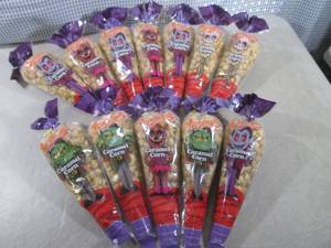 lot 202 image: (C-1) 12 Bags of Caramel Corn Popco...