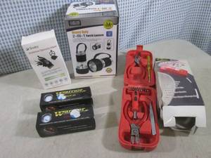 lot 267 image: (CS) 2-In-1 Torch Lantern - Tool Se...