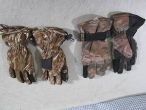 lot 295 image: (EC1) 2 Pair Camo Gloves...
