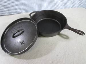 lot 317 image: (FS) Lodge 10 Cast Iron Pan with Li...