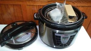 lot 3 image: Food And Rice Cooker  New