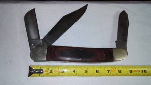lot 90 image: Frost 8.5 Inch Pocket Folding Knife.