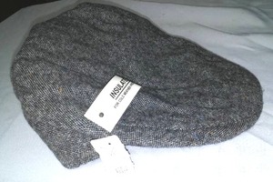 lot 106 image: London Fog Driving Cap New