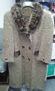 lot 137 image: Vintage Womens Coat - Fur Collar.