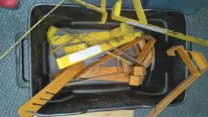 lot 140 image: 2 Sets Of Roofing Brackets 90 And 45 Degree.
