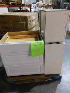 lot 32 image: (5) KITCHEN CABINET LOT - WHITE