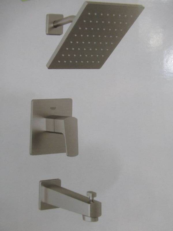 GROHE Tallinn, 35097EN0, Single Handle 1- Spray Bathtub and Shower Faucet in Brushed Nickel. - NEW