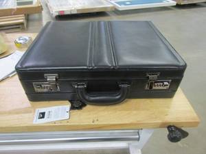 Mancini Leather Goods Luxurious Italian Leather Expandable Briefcase 95865-Black