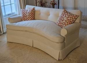 lot 27 image: Lovely Cream Textured Sofa