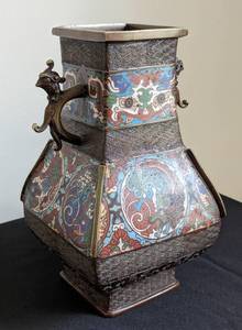 lot 37 image: Japanese Bronze Cloisonn Vase