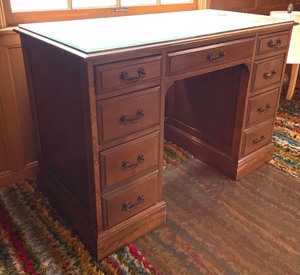 lot 95 image: Vintage Desk with Removable Glass Top