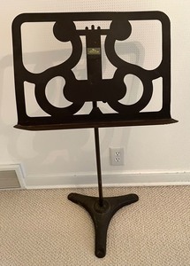 lot 151 image: Heavy Vintage Hamilton Adjustable Music Stand