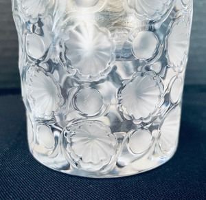lot 158 image: Lalique Cristal of Paris Table Lighter