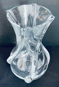 lot 164 image: Beautiful Swirled Baccarat Vase