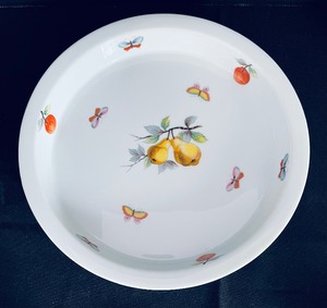 lot 167 image: Andrea by Sadek Porcelain Platter and 4 Small Bowls
