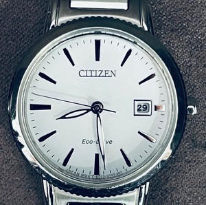 lot 166 image: Citizen Eco-Drive Watch with Extra Links