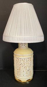 lot 176 image: Lovely Decorative Table Lamp