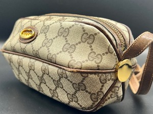 lot 143 image: Vintage Gucci Handbag