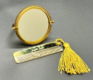 lot 136 image: Miniature Judith Leiber Mirror and Comb Set