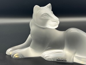 lot 12 image: Lalique Simba Lioness Frosted Figurine