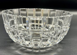 lot 64 image: Beautiful Signed Crystal Bowl