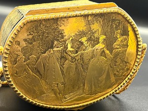 lot 19A image: Lovely Vintage Italian Gold Colored Handbag by Rosenfela