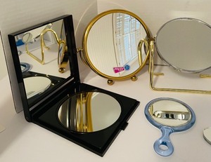 lot 339 image: Collection of 8 Vanity Mirrors