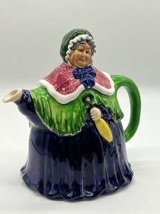 lot 250A image: Takahashi Old Woman Hand Painted Teapot
