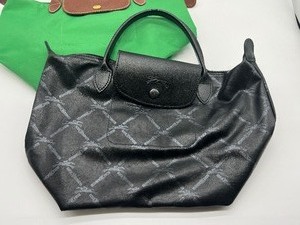 lot 247 image: Green Longchamp Tote and Black Longchamp Tote
