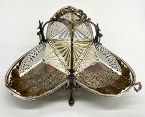 lot 237 image: Antique Victorian Biscuit Box