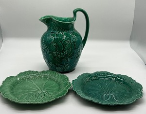 lot 233 image: Three Pieces of Vintage Wedgwood Dishware