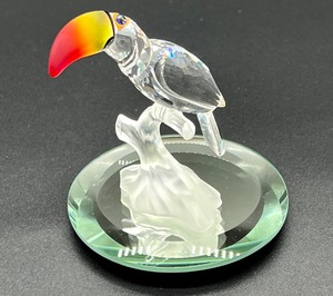 lot 205 image: Swarovski Crystal Toucan Figurine