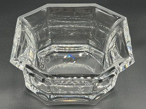 lot 210 image: Crystal Kosta Boda Dish