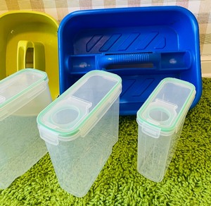 lot 355 image: Plethora of Plastic Containers and More