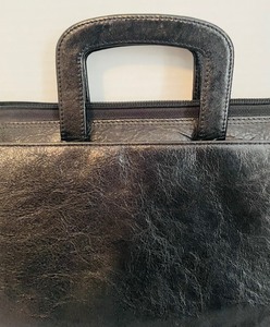 lot 359 image: Wilsons Leather Pelle Studio Briefcase