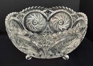 lot 381 image: Charming Crystal and Cut Glass Grouping