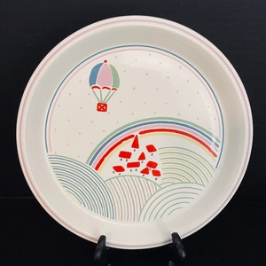lot 384 image: Darling Up and Away 3 Piece Childs Dinner Ware  Set by Mikasa