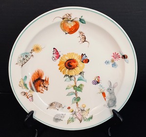 lot 386 image: A Skippety Tale 3 Piece Set by Royal Worchester