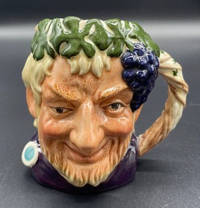 lot 394 image: 4 Mini Tony Mugs by Royal Doulton