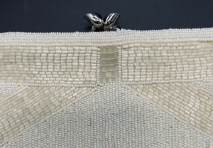 lot 392 image: Vintage Beaded Handbag by Magid
