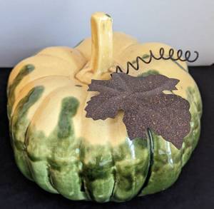 lot 262 image: Decorative Ceramic Pumpkins