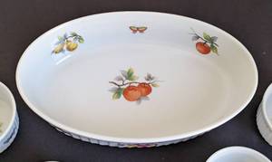lot 270 image: Andrea by Sadek Vintage Baking Dishes